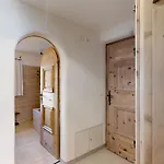 Romana 1 *